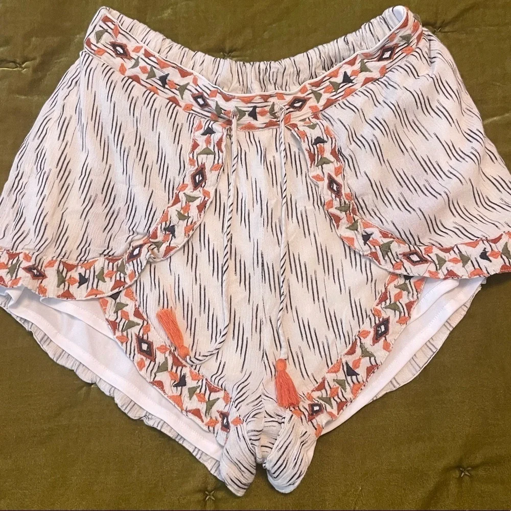 Drapey Boho Tassel High Waisted Shorts - Picture 5 of 5